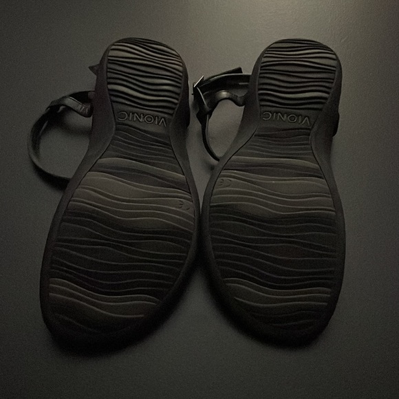 Vionic Lizbeth Backstrap Sandal Black - Picture 4 of 4